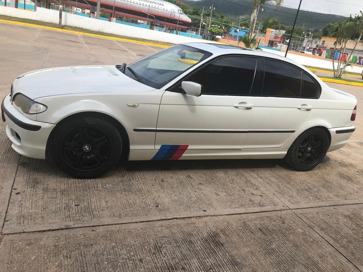 Manual BMW 320i 2004 de Usuario