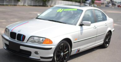 Manual BMW 330i 2001 de Usuario