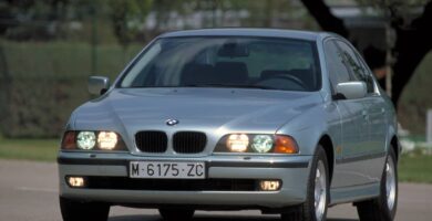 Manual BMW 528i 2000-2014 de Usuario