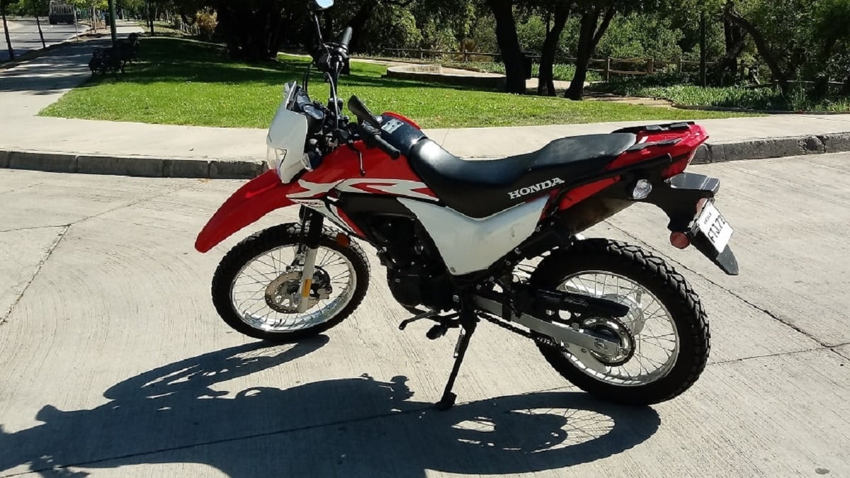 Manual Moto HONDA XR 199I 2016 de Usuario PDF GRATIS