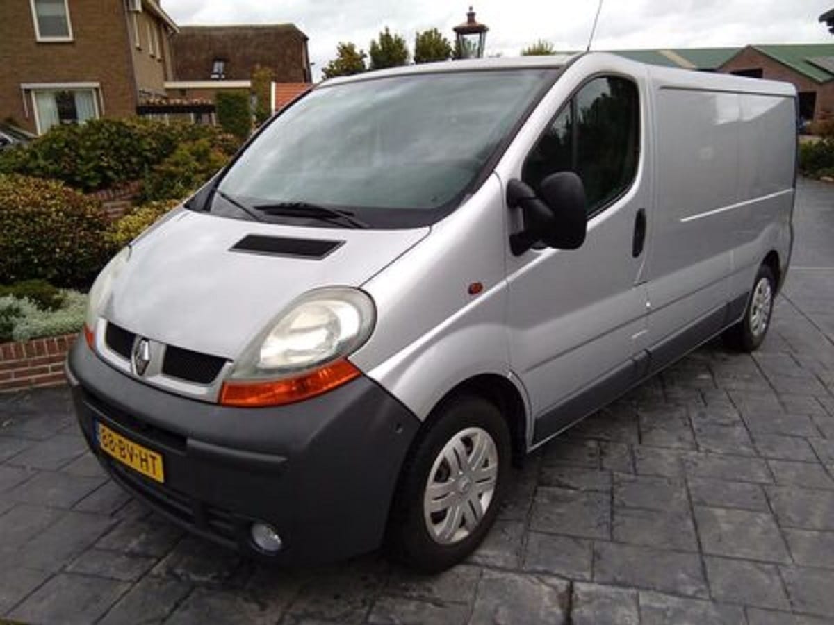 Manual RENAULT TRAFIC 2005 de Reparación y Servicio