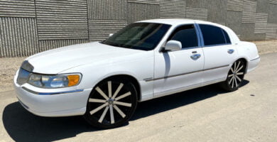 Manual LINCOLN Town Car 2001 de Usuario en PDF Gratis