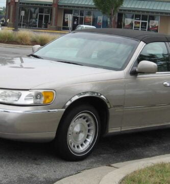 Manual LINCOLN Town Car 2002 de Usuario en PDF Gratis