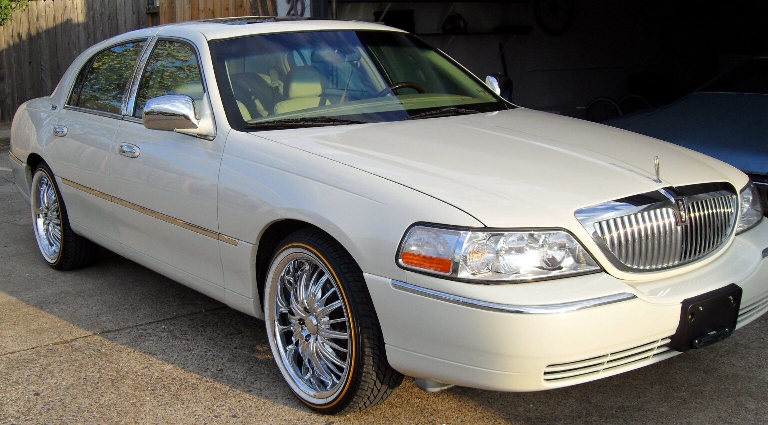 Manual LINCOLN Town Car 2007 de Usuario en PDF Gratis