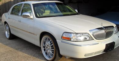 Manual LINCOLN Town Car 2007 de Usuario en PDF Gratis