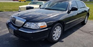 Manual LINCOLN Town Car 2011 de Usuario en PDF Gratis