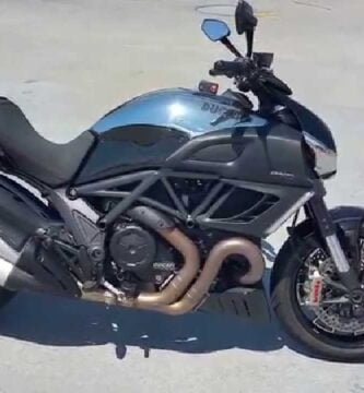 Manual Moto DUCATI DIAVEL CROMO 2013 de Usuario PDF GRATIS