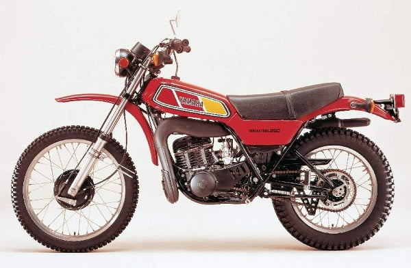 Manual Moto Yamaha DT 250 F DESCARGAR GRATIS